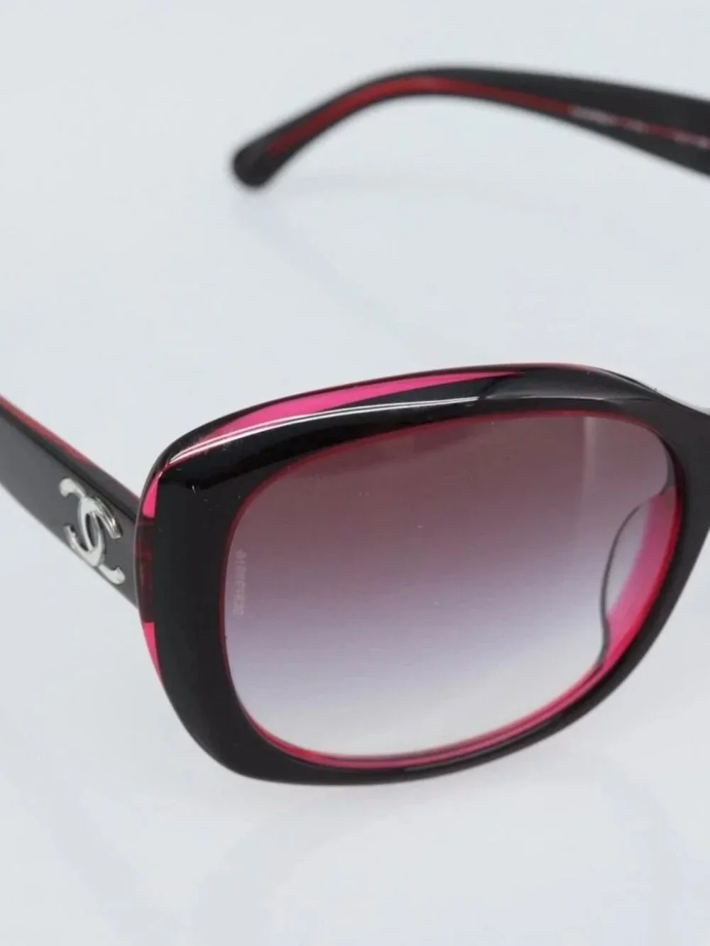 CHANEL COCO Mark Sunglasses Plastic Red CC Auth 186282M